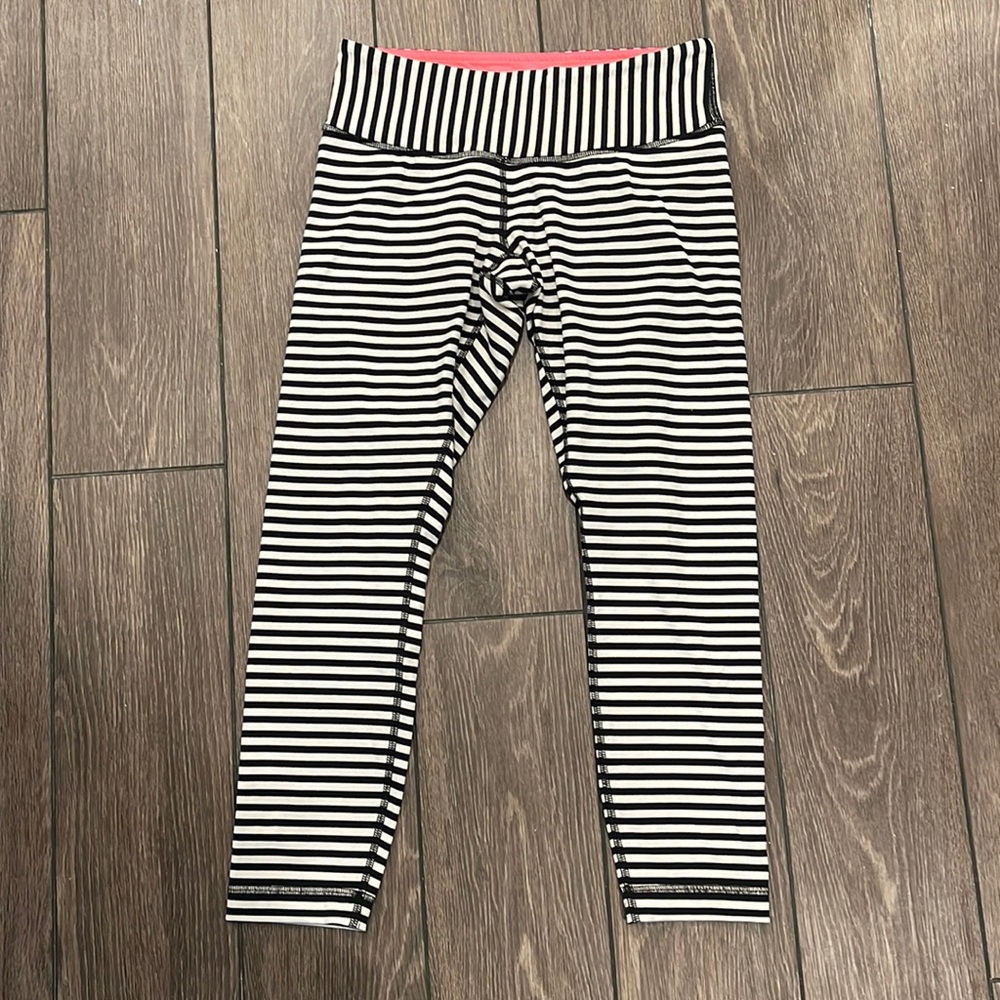 Lululemon black and white leggings